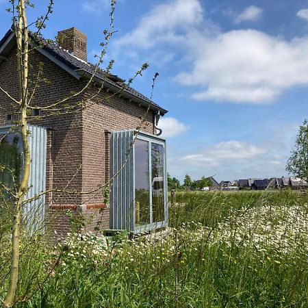 Tiny House Van Hoogspanning Naar Ontspanning Wirdum Exteriér fotografie