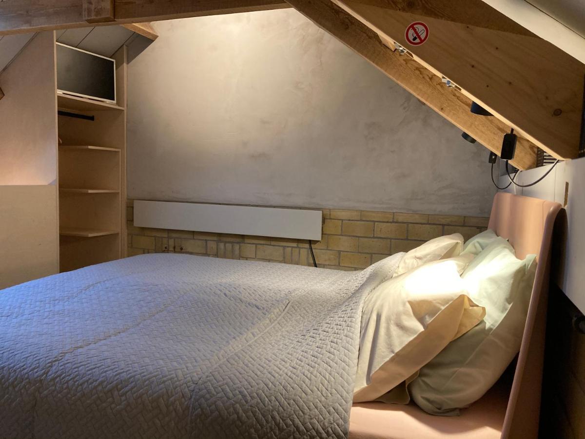 Tiny House Van Hoogspanning Naar Ontspanning Wirdum Exteriér fotografie